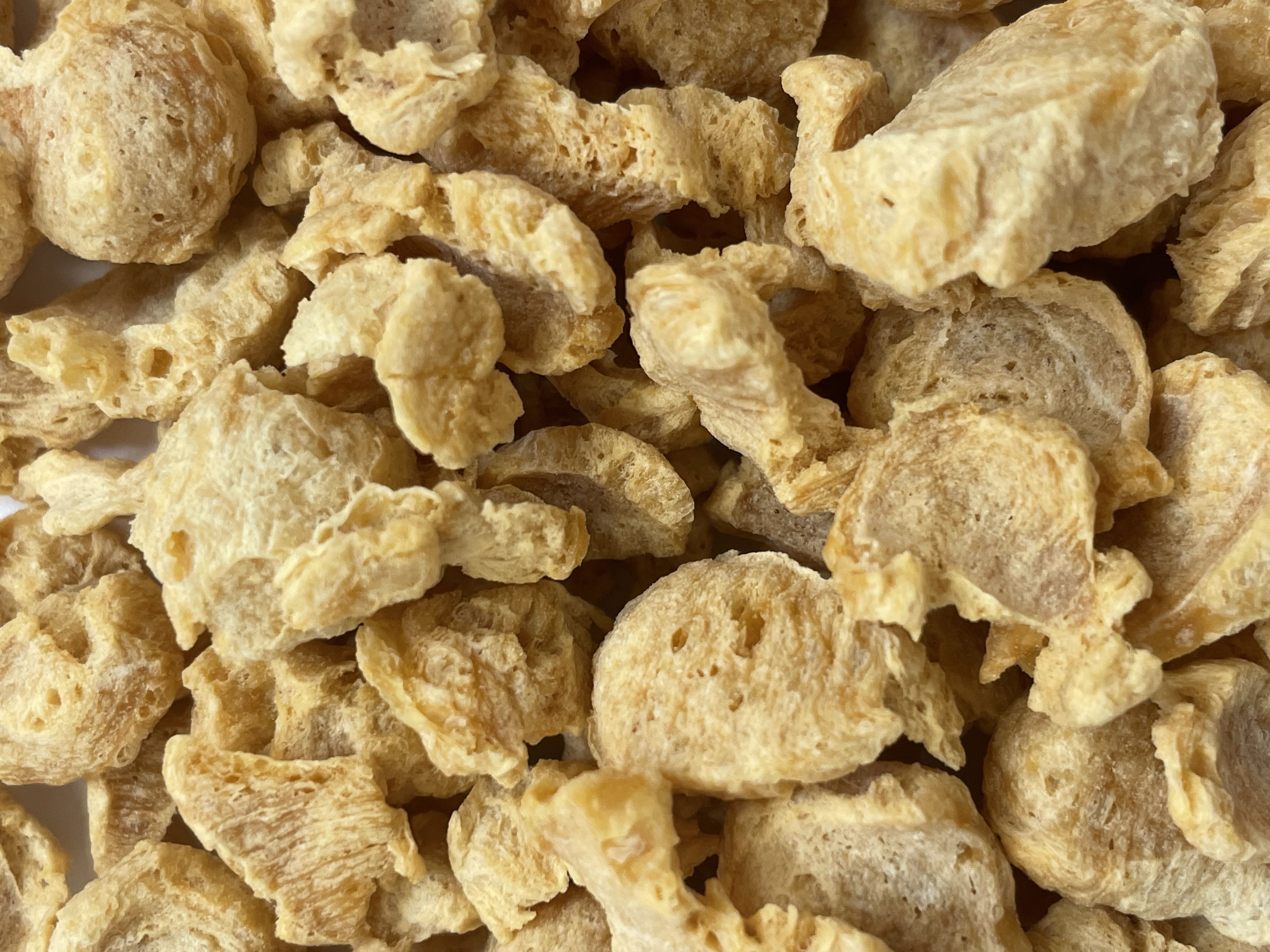 YELLOW PEA TEXTURED PROTEINS - CHUNKS - SMALL - ALLERGEN FREE