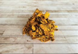 Dried organic turmeric in slices