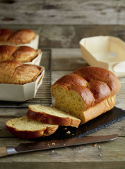 Deactivated and dehydrated sourdough
