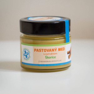 Tetra extract (Cinnamomum aromaticum) cinnamon in pasted honey