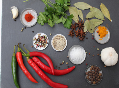 Spice oils and extracts