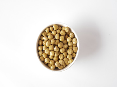 Whole roasted hazelnut kernels