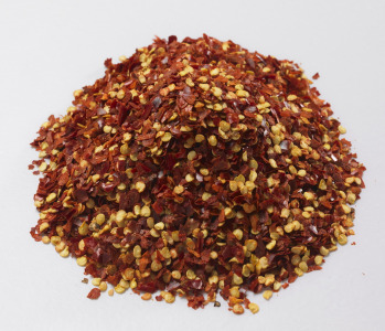 hot chili crushed red pepper flakes paprika slice