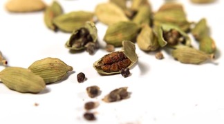Organic Cardamum Oil