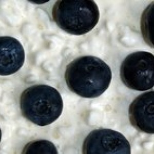 blueberries-on-cottage-cheese-1190652